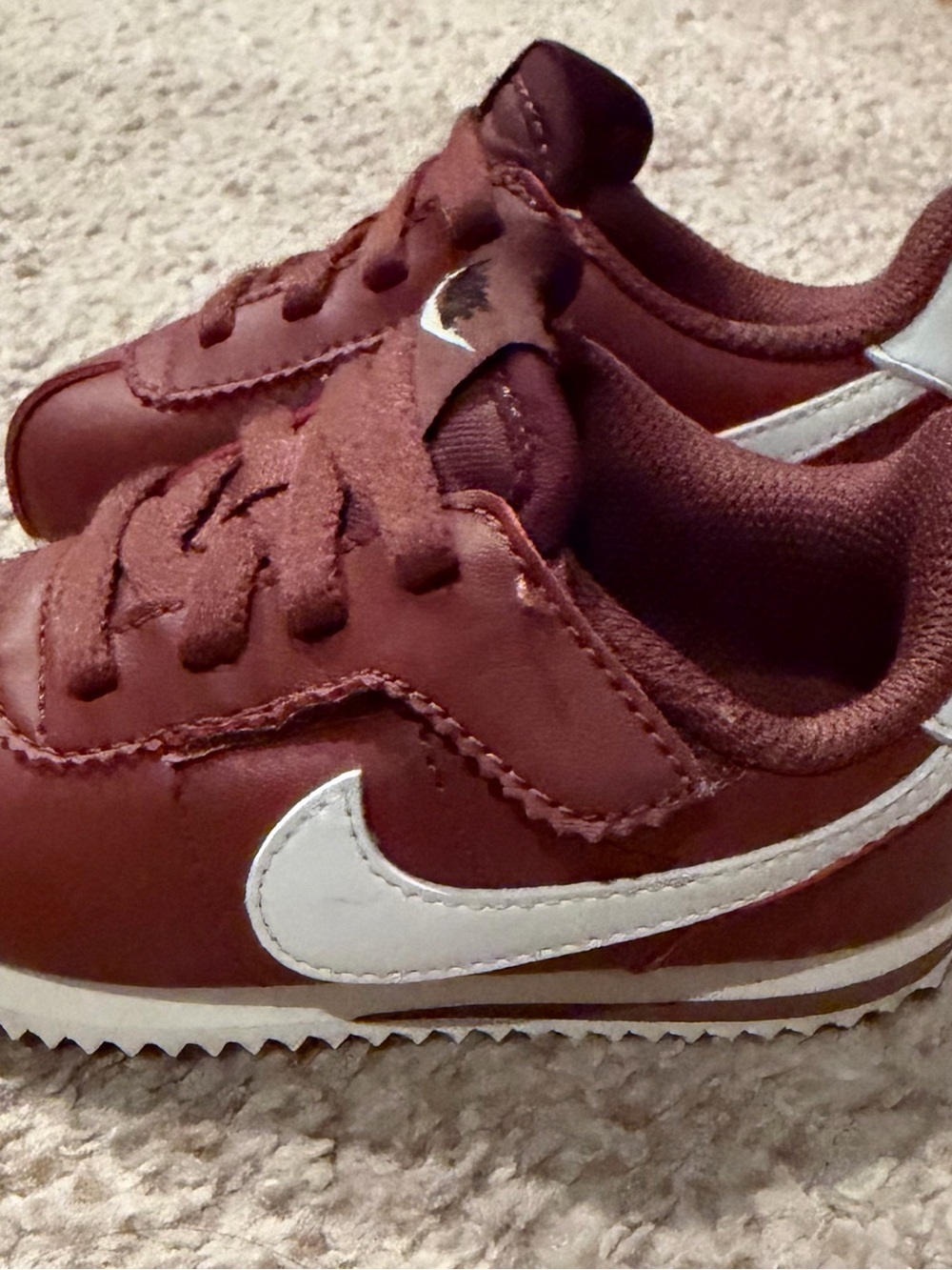 Nike Kids' Maroon Lace-Up Sneakers - Picture 2 of 4